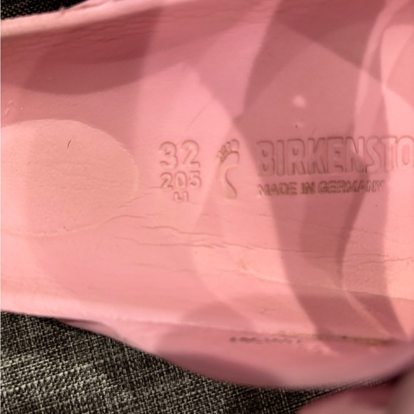 Birkenstock Pink Sandals with Adjustable Straps and Molded Footbed - Picture 6 of 6